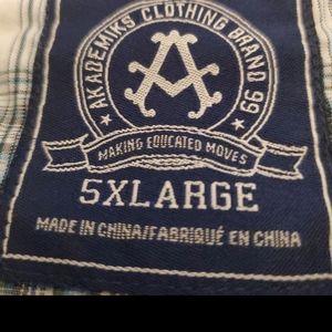 MEN'S 5XL SHIRT SLEEVE SHIRT BY AKADEMIKS IN GREAT SHAPE